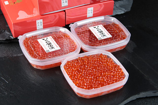 ☆新物☆【北海道産】　鮭卵 いくら醤油漬け【計300g】